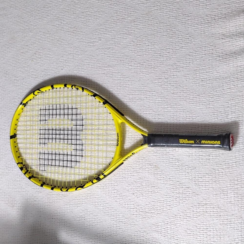 NWT Wilson 23” Minions Tennis Racquet 3-1/2 Yellow